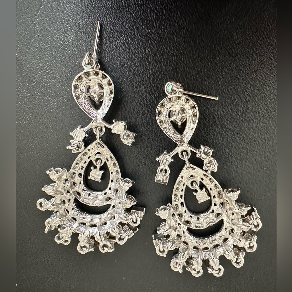 3/$25 💎 AB Rhinestone Chandelier Drop Earrings Silver Tone - Picture 4 of 4